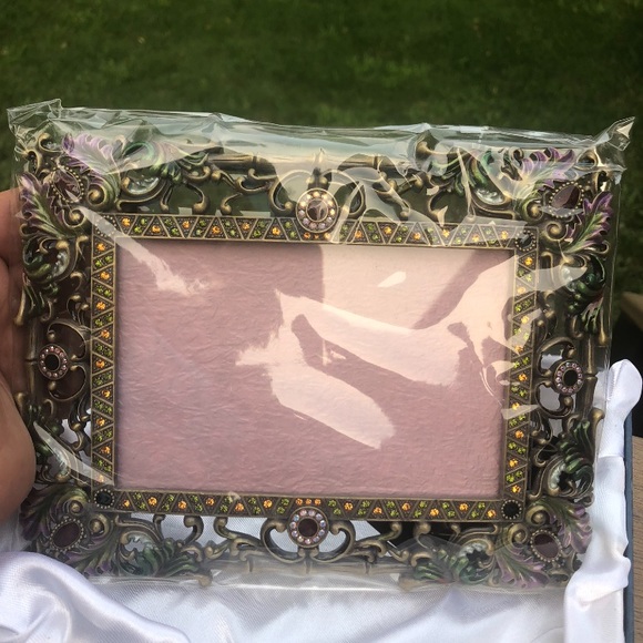 L36: beautiful Collectibles embellished metal photo frame ! Fits 3.5 x … - Picture 7 of 14